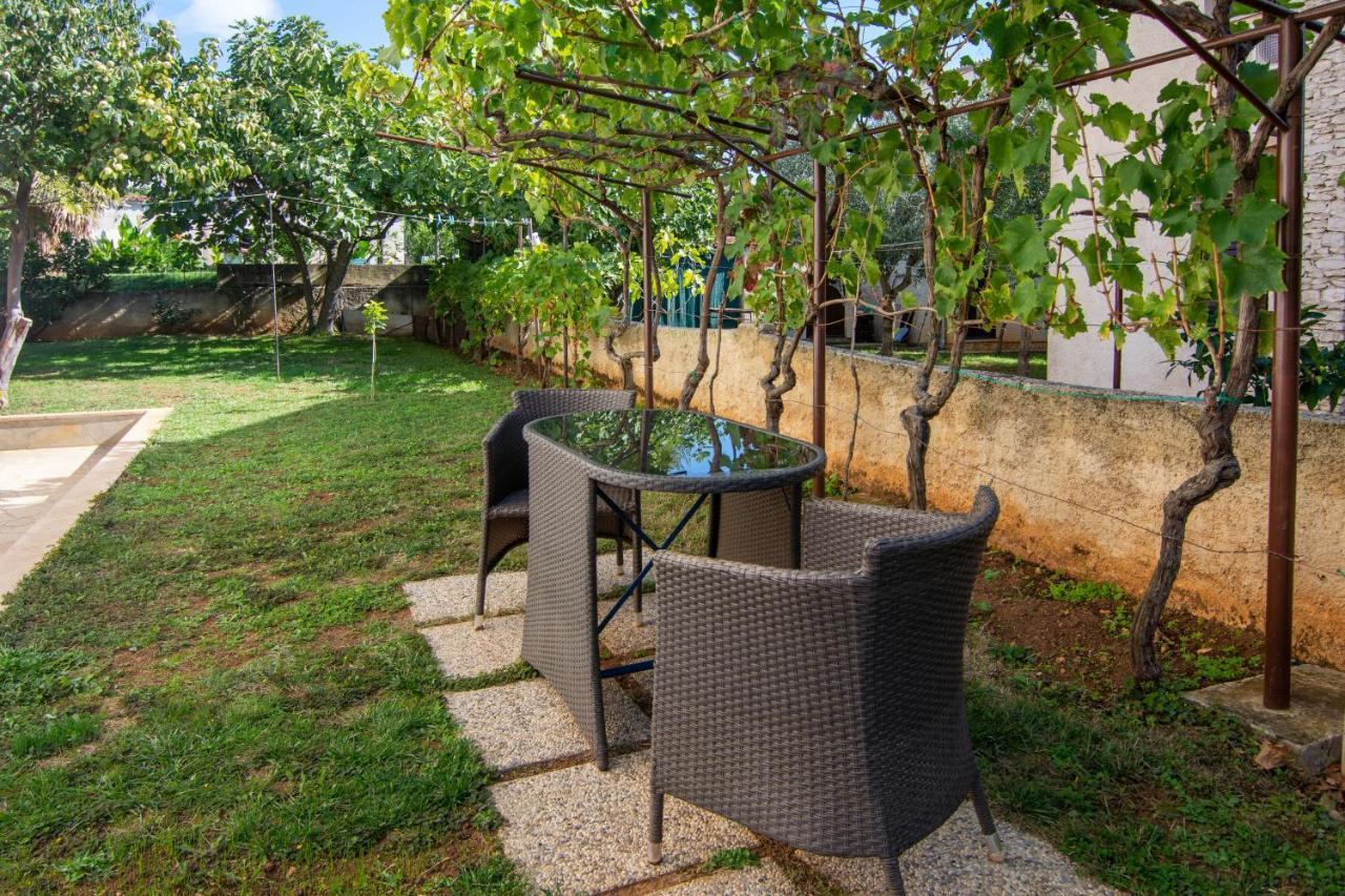 Apartments With A Parking Space Medulin - 7494 ภายนอก รูปภาพ