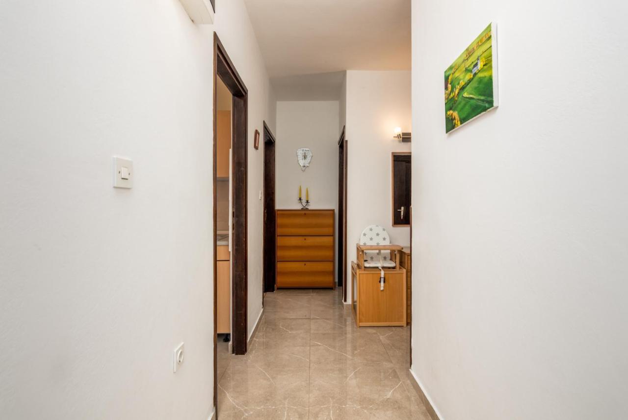 Apartments With A Parking Space Medulin - 7494 ภายนอก รูปภาพ