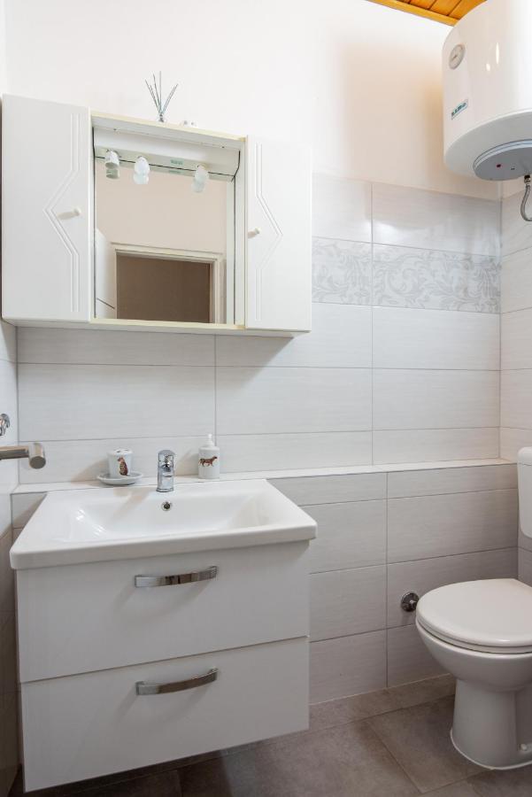 Apartments With A Parking Space Medulin - 7494 ภายนอก รูปภาพ